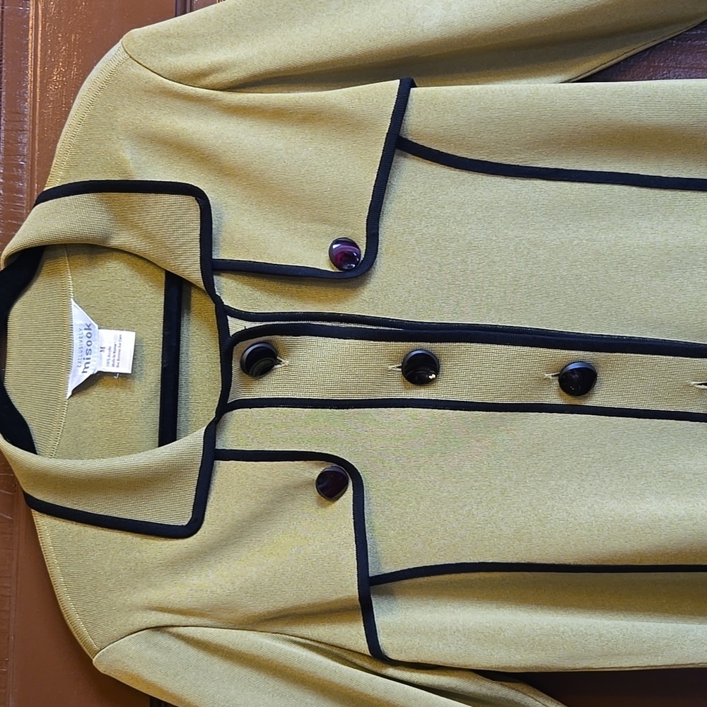 Misook-Knit chartreuse sweater with black trim Size M. - Picture 2 of 12